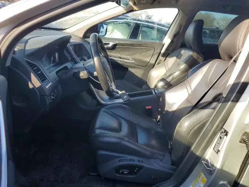 2017 VOLVO XC60 T6 DYNAMIC  