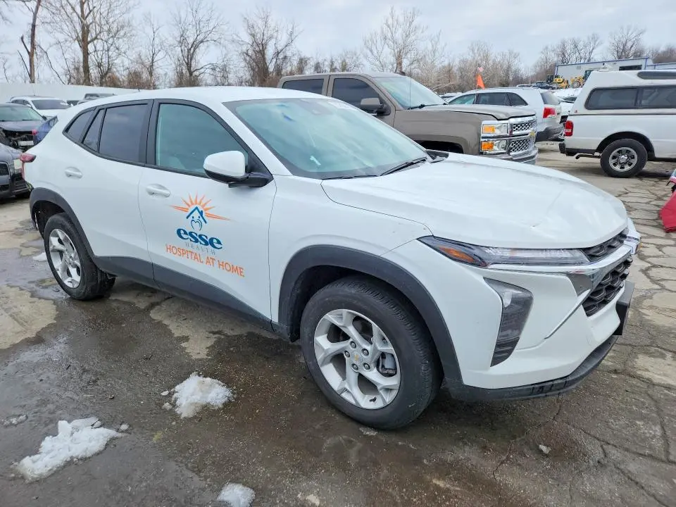 2024 CHEVROLET TRAX LS  