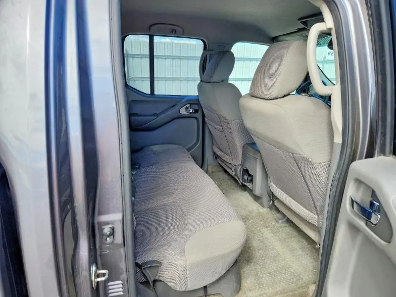 2017 NISSAN FRONTIER SV  