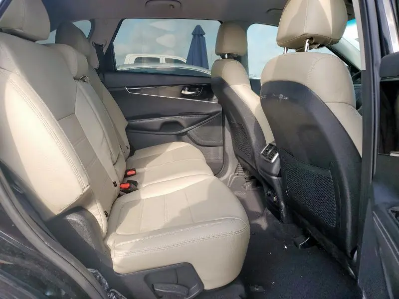 2017 KIA SORENTO LX  