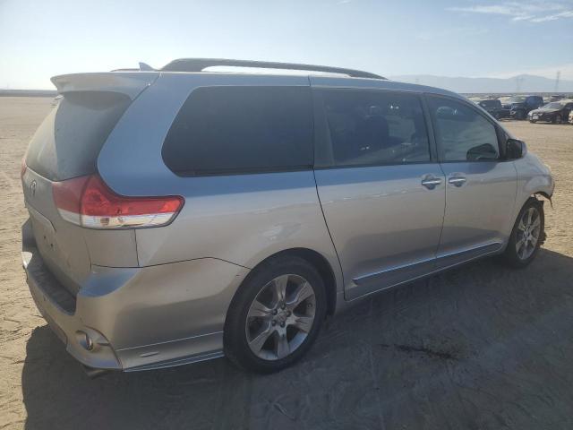 2011 TOYOTA SIENNA XLE