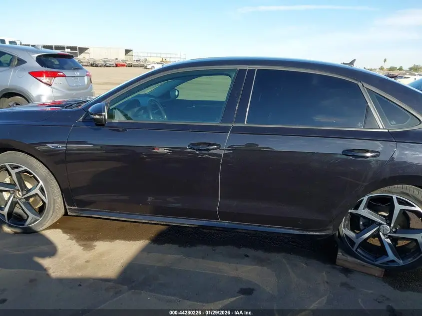 2020 VOLKSWAGEN PASSAT 2.0T R-LINE