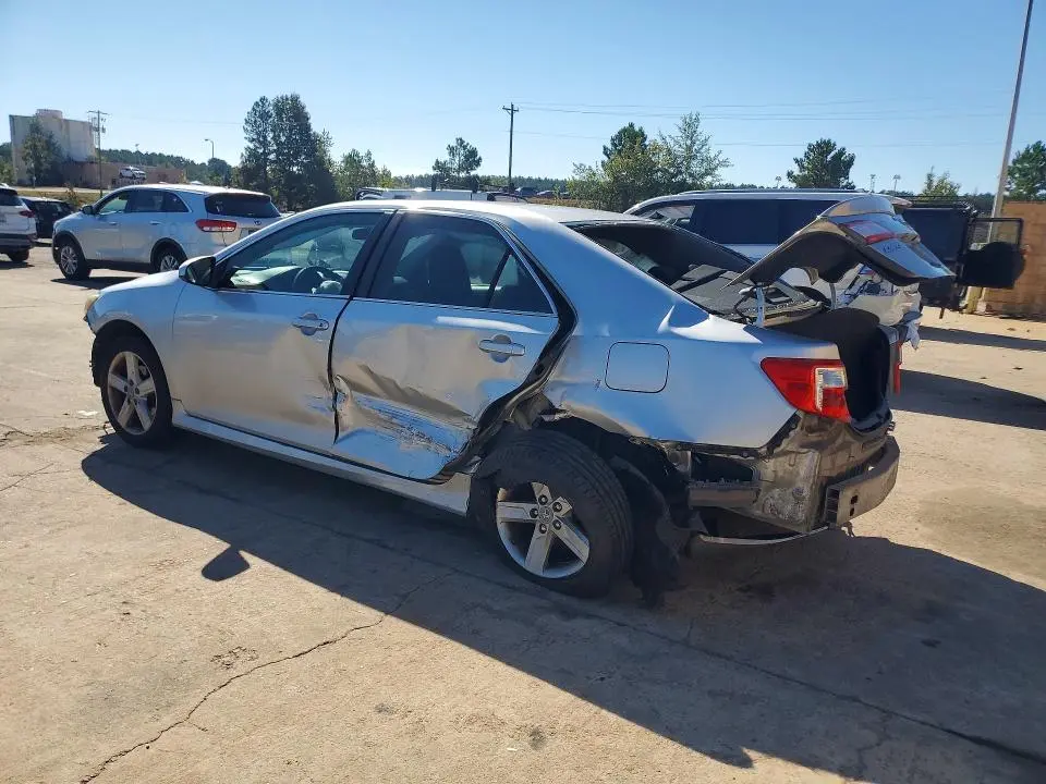 2012 TOYOTA CAMRY SE  