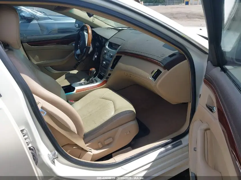 2010 CADILLAC CTS LUXURY