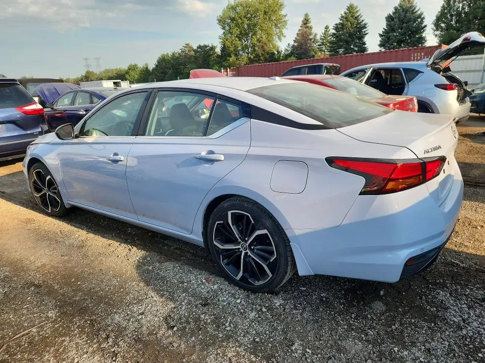 2025 NISSAN ALTIMA SR  