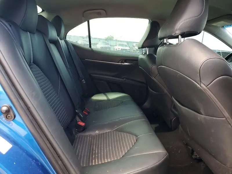 2018 TOYOTA CAMRY SE  