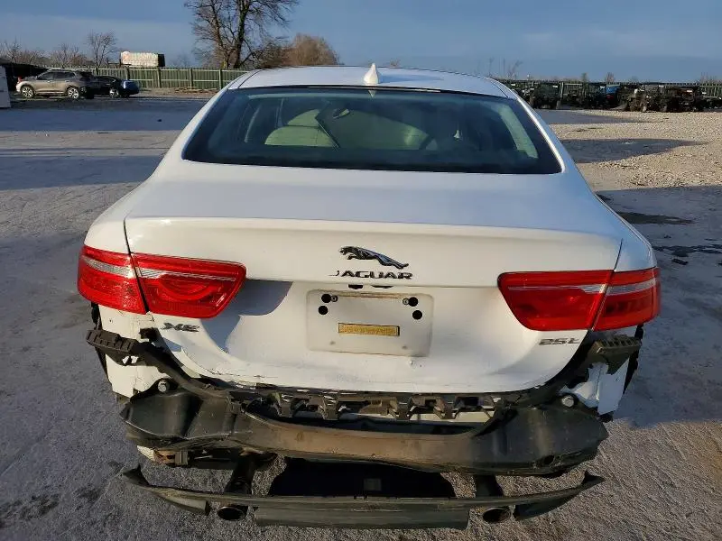 2017 JAGUAR XE PREMIUM  