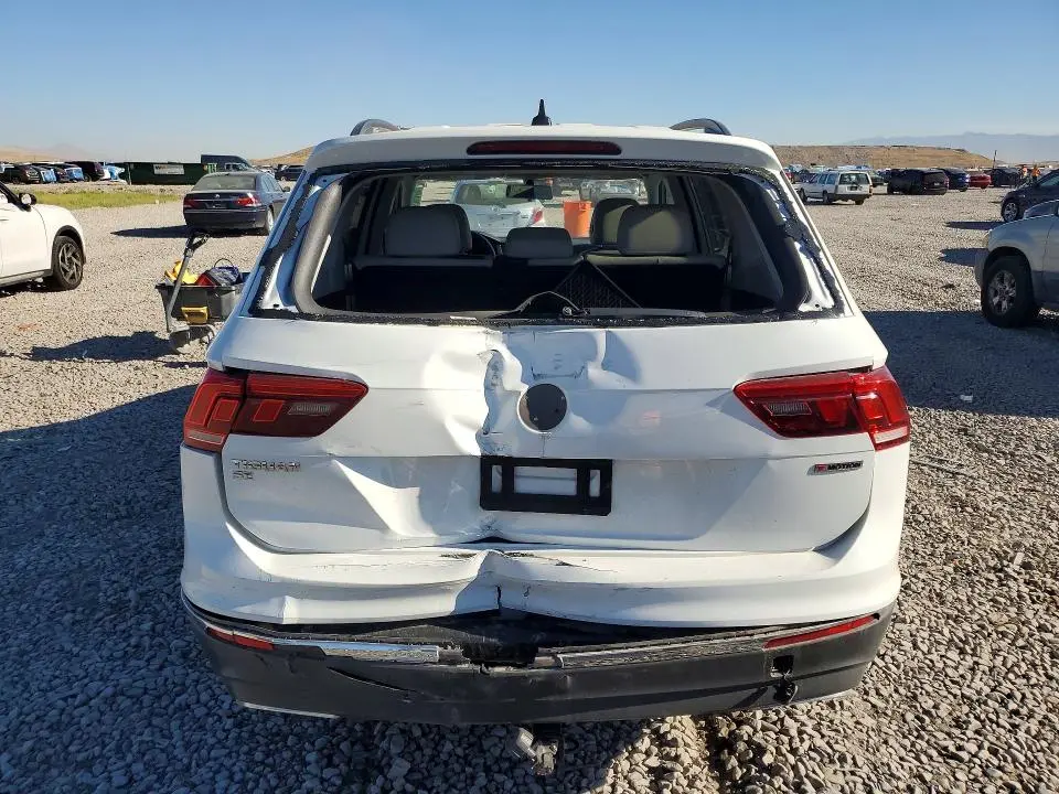 2020 VOLKSWAGEN TIGUAN SE  
