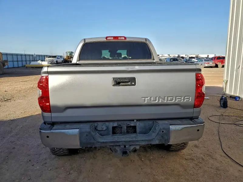 2018 TOYOTA TUNDRA CREWMAX SR5  