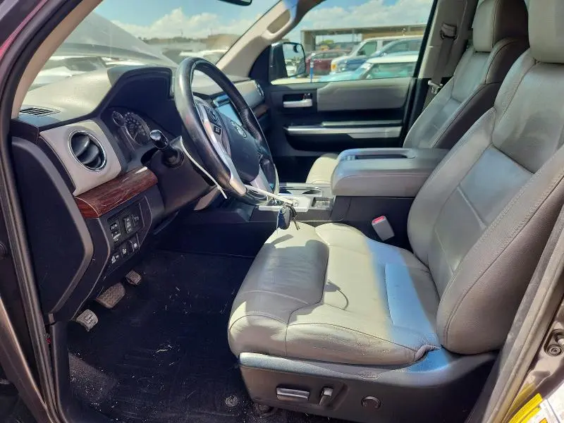 2017 TOYOTA TUNDRA CREWMAX LIMITED  