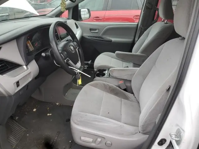 2015 TOYOTA SIENNA LE  