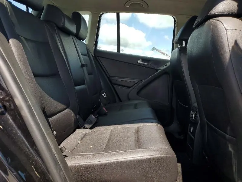 2016 VOLKSWAGEN TIGUAN S  