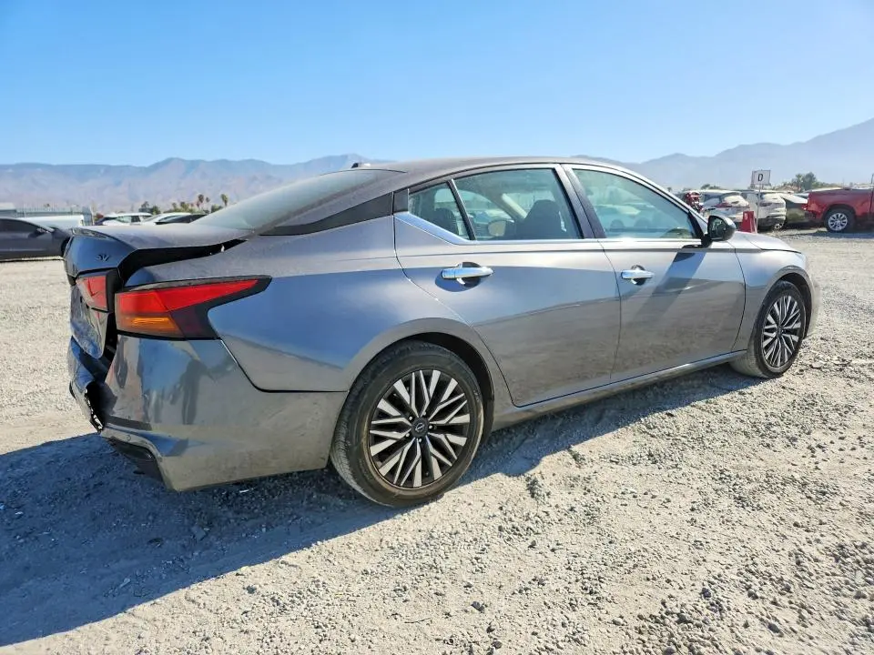 2024 NISSAN ALTIMA SV  