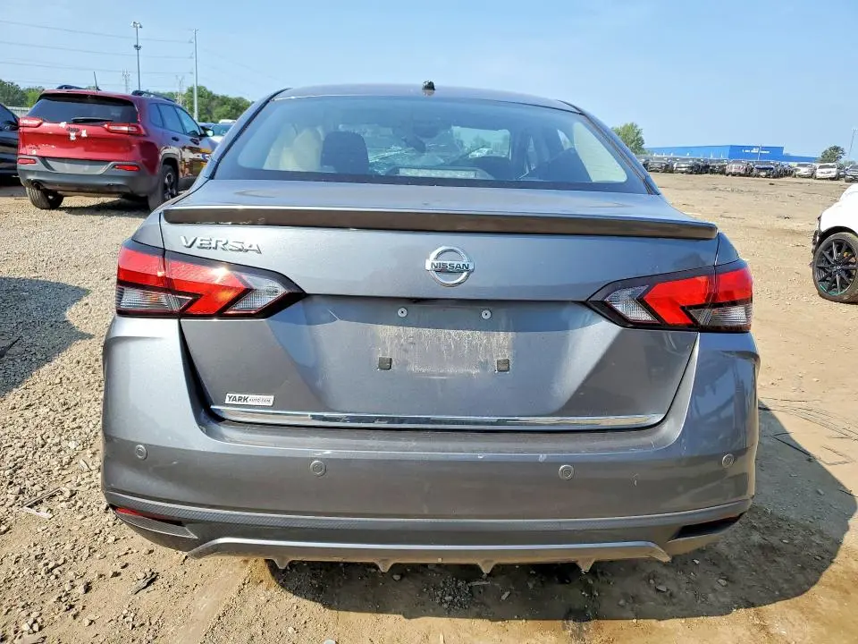 2020 NISSAN VERSA S  