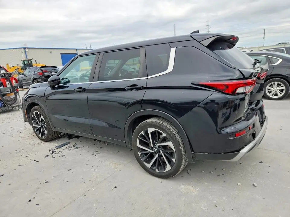 2022 MITSUBISHI OUTLANDER SE  