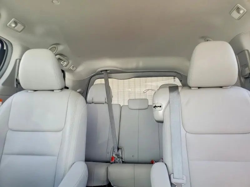2017 TOYOTA SIENNA XLE PREMIUM 8-PASSENGER  