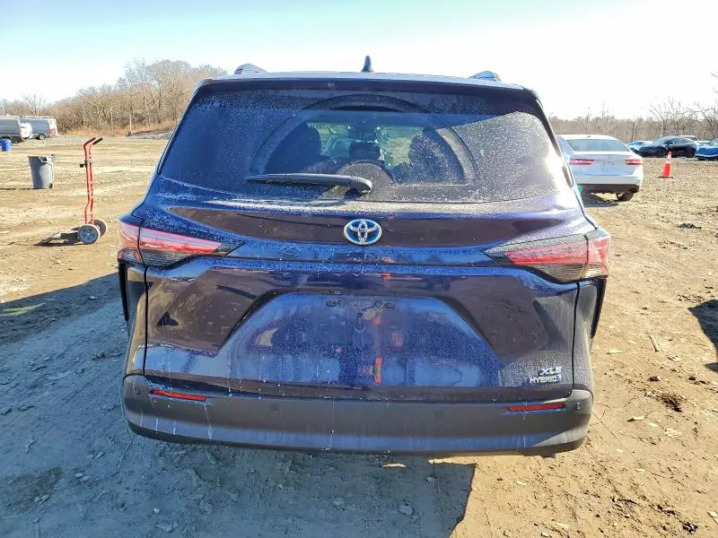 2022 TOYOTA SIENNA   