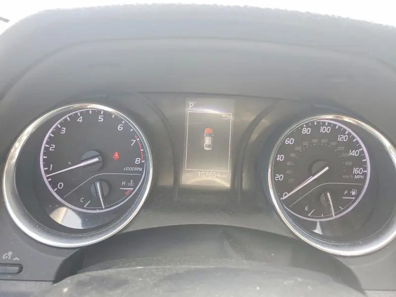2019 TOYOTA CAMRY SE  