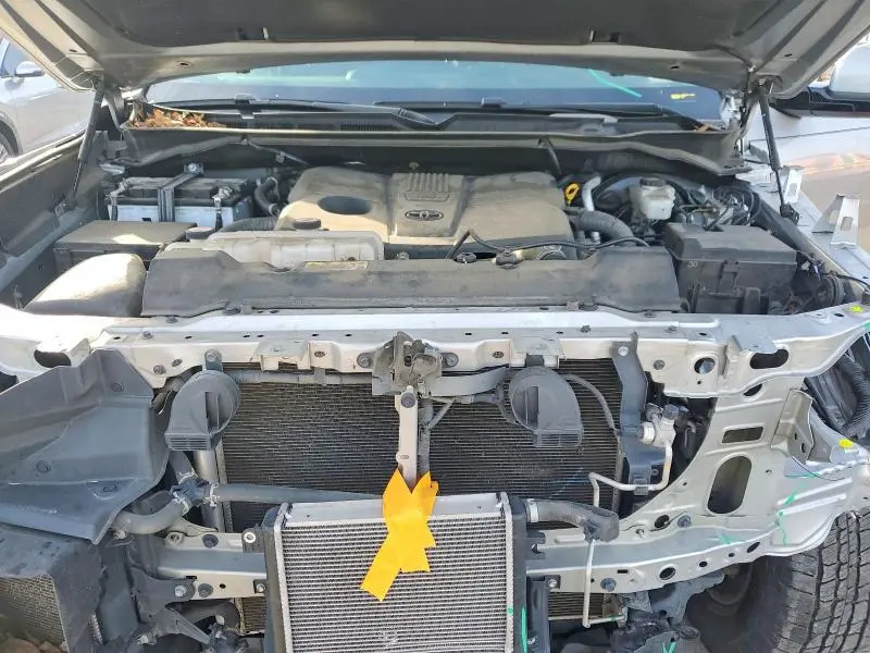 2023 TOYOTA TUNDRA SR5  