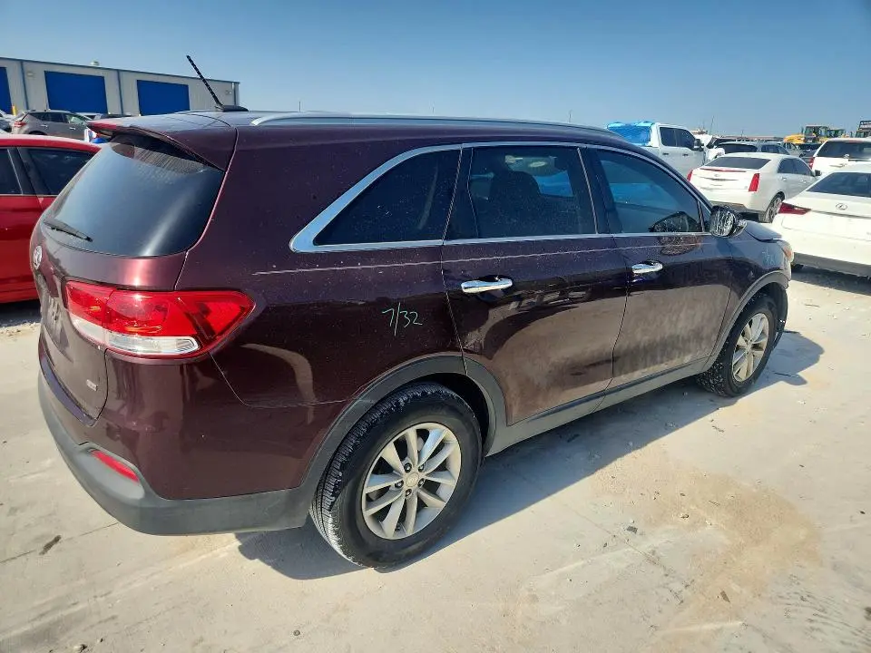 2017 KIA SORENTO LX  