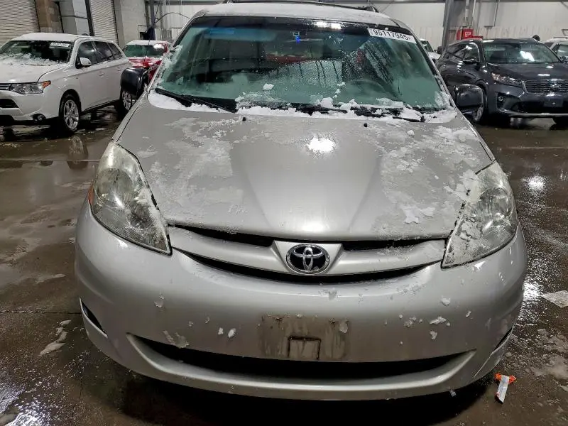 2010 TOYOTA SIENNA CE  