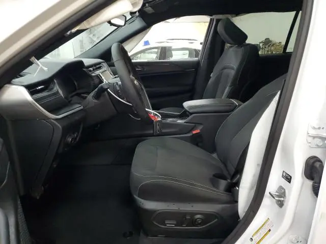 2024 JEEP GRAND CHEROKEE LAREDO  