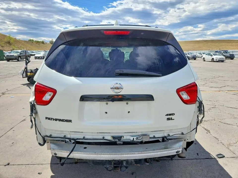 2019 NISSAN PATHFINDER SL  