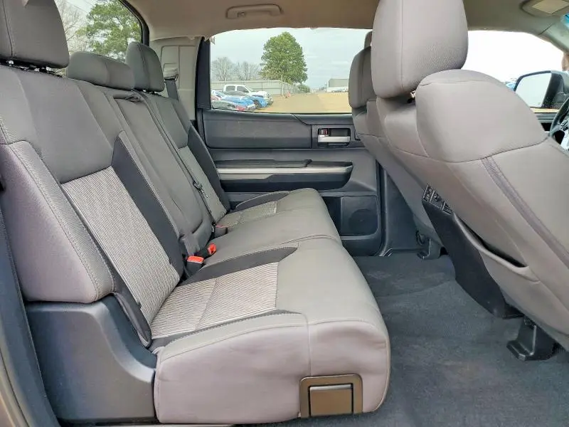 2015 TOYOTA TUNDRA CREWMAX SR5  