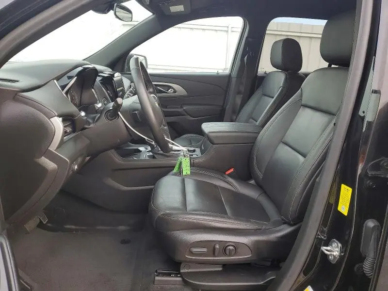 2023 CHEVROLET TRAVERSE LT  