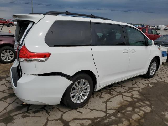 2013 TOYOTA SIENNA XLE