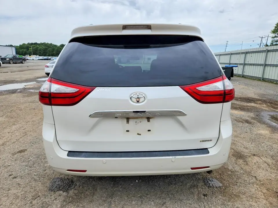 2015 TOYOTA SIENNA LIMITED PREMIUM 7-PASSENGER  