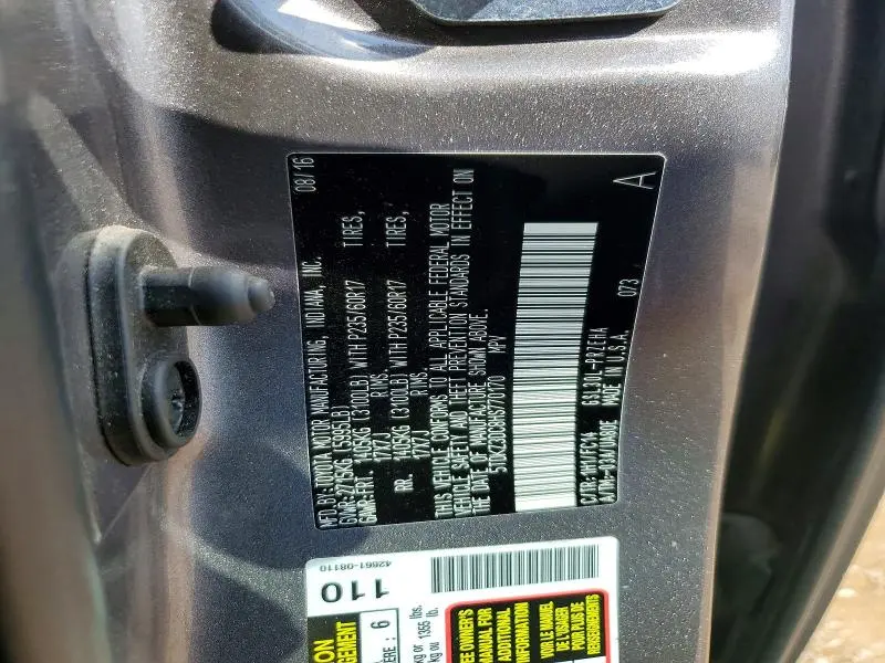 2017 TOYOTA SIENNA LE 8-PASSENGER  