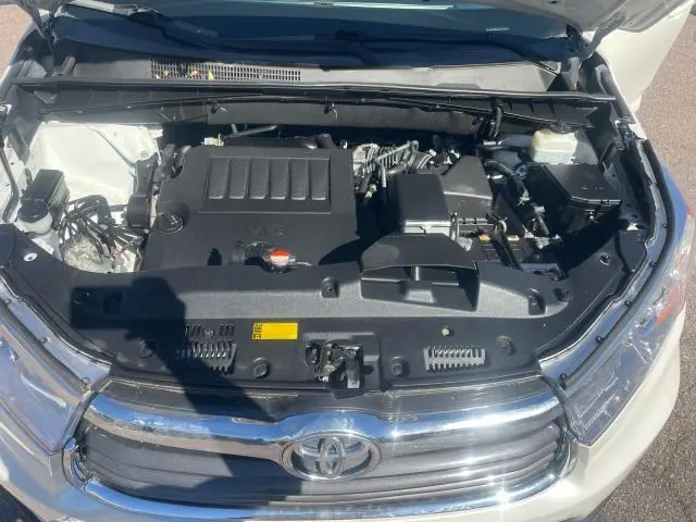 2016 TOYOTA HIGHLANDER LE  