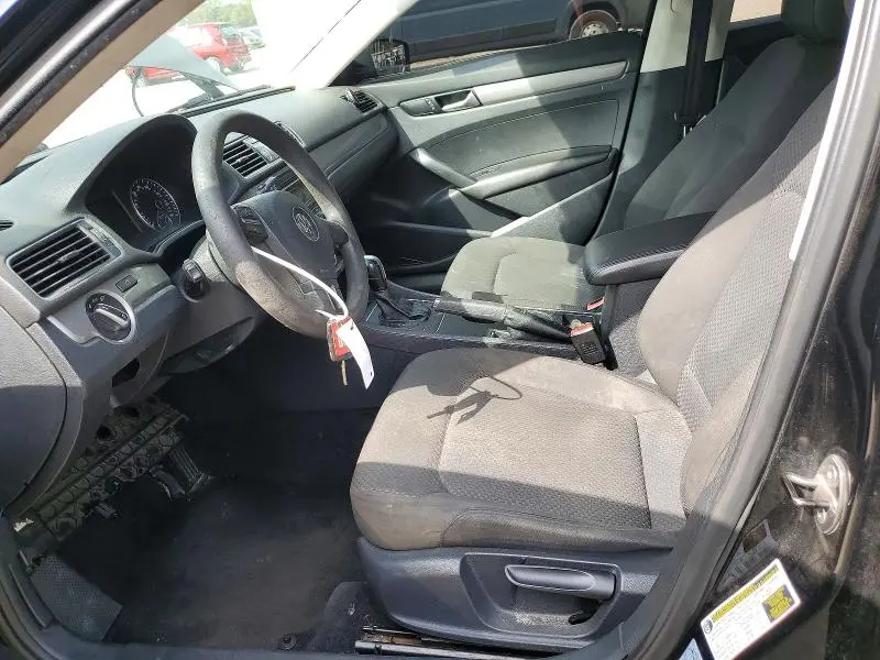 2013 VOLKSWAGEN PASSAT S  