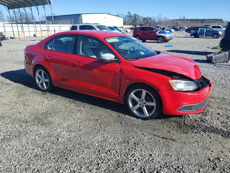 2011 VOLKSWAGEN JETTA SE  