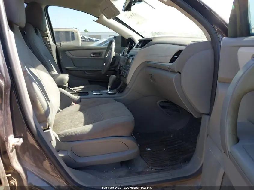 2016 CHEVROLET TRAVERSE LS