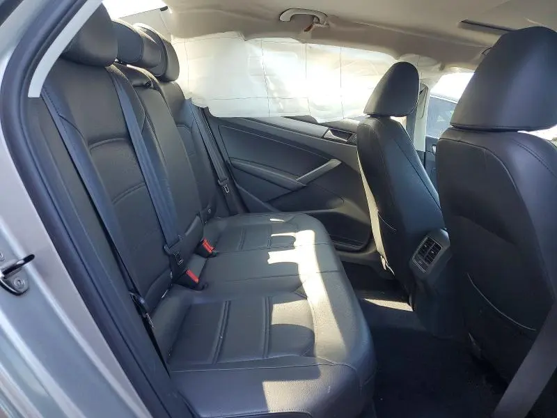 2014 VOLKSWAGEN PASSAT SE  