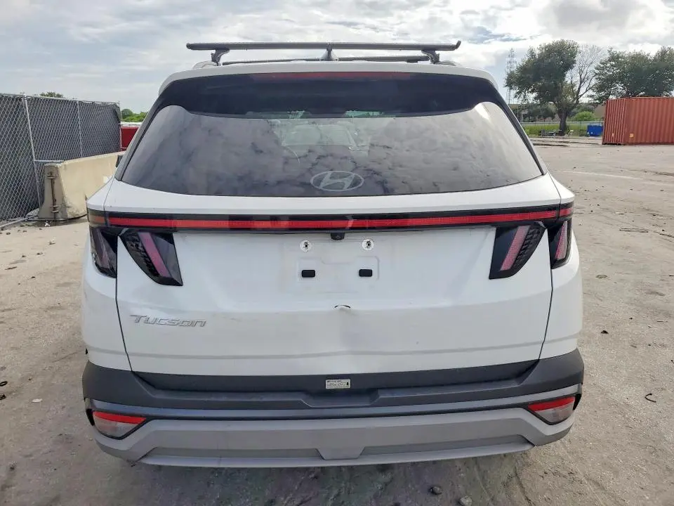 2025 HYUNDAI TUCSON SEL  