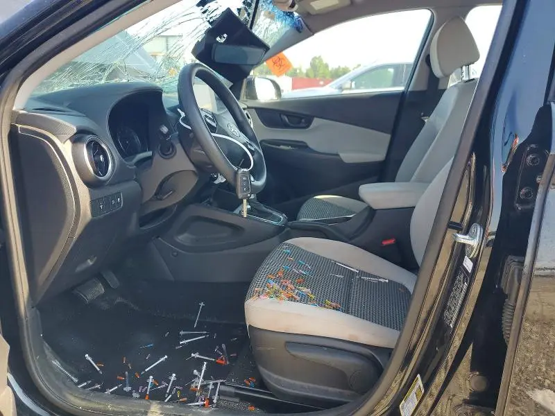 2023 HYUNDAI KONA SE  