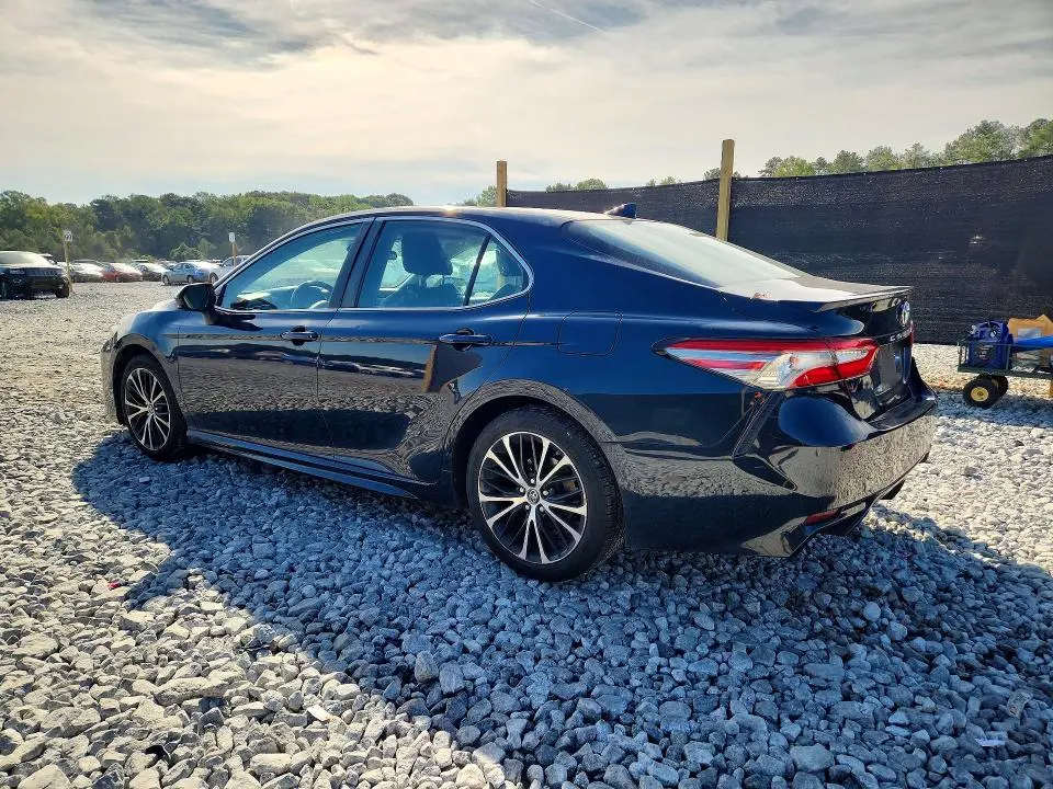 2019 TOYOTA CAMRY SE  