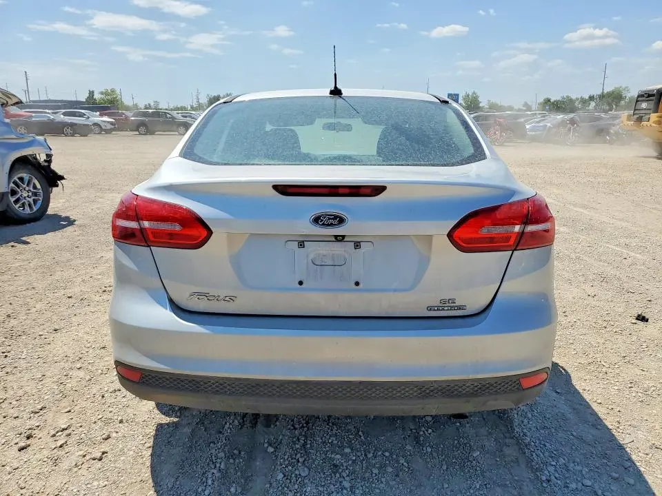 2016 FORD FOCUS SE  