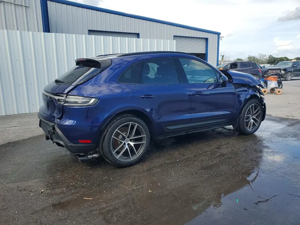 2026 PORSCHE MACAN BASE  