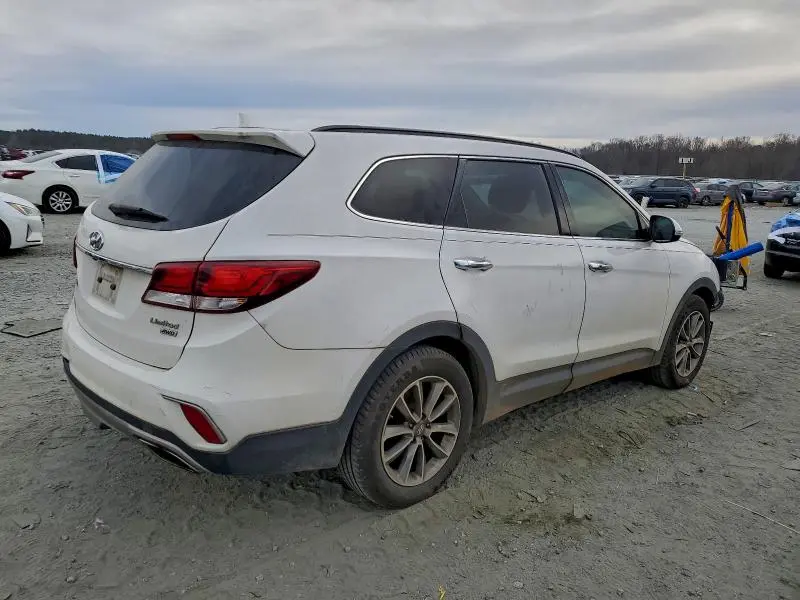 2017 HYUNDAI SANTA FE SE  