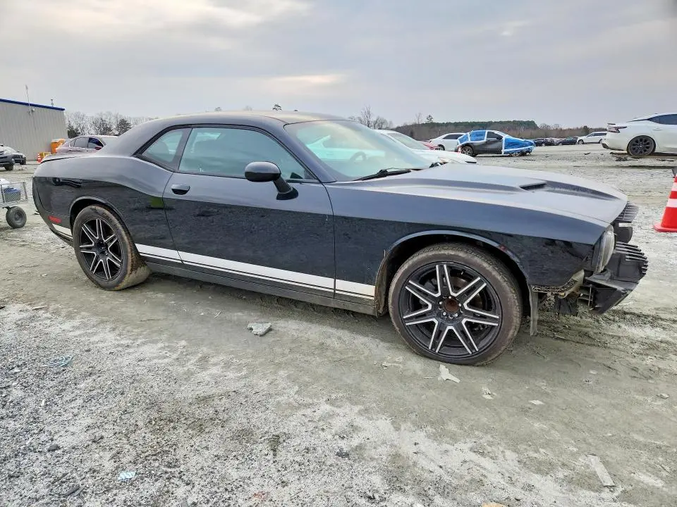 2016 DODGE CHALLENGER SXT  