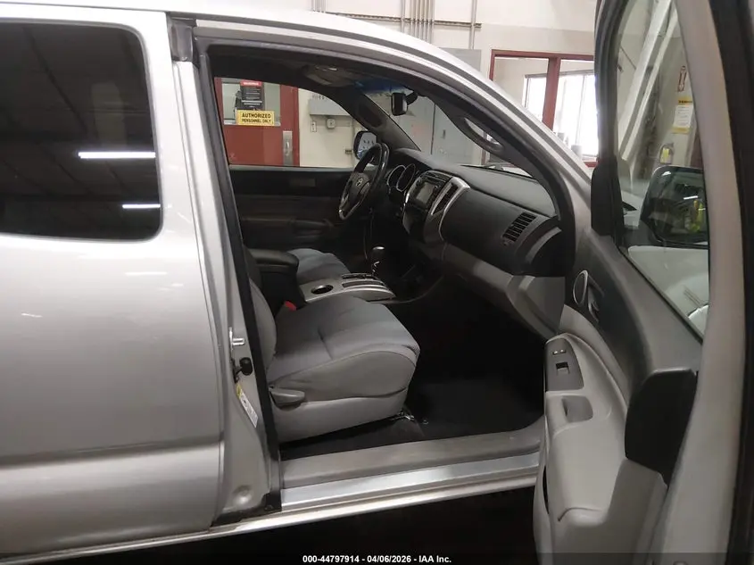 2013 TOYOTA TACOMA BASE V6