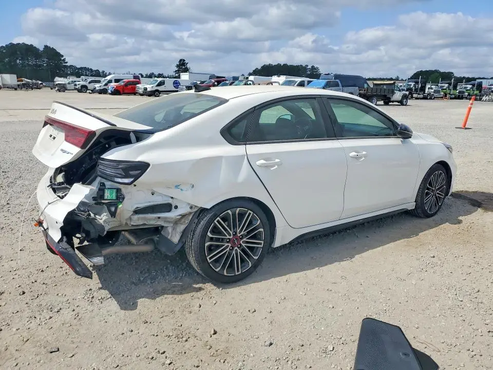 2023 KIA FORTE GT  