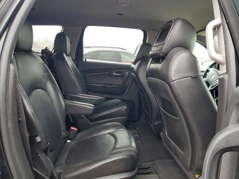 2011 CHEVROLET TRAVERSE LT  