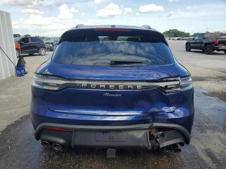 2026 PORSCHE MACAN BASE  