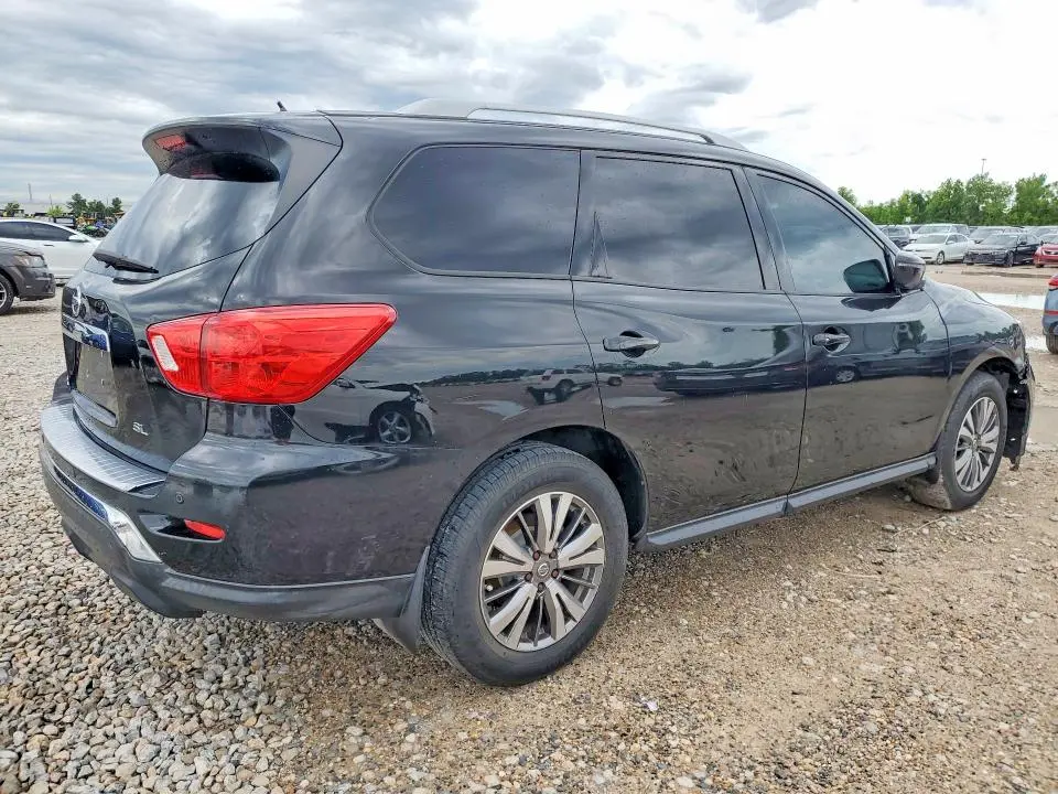 2018 NISSAN PATHFINDER SL  