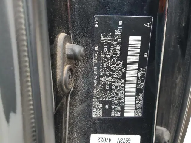 2011 TOYOTA SIENNA LE  